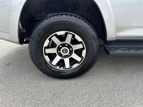 Used 2024 Toyota 4Runner TRD Off-Road image 6