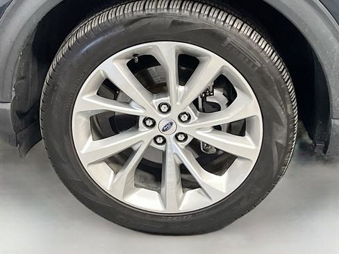 Used 2022 Ford Explorer Platinum w/ Equipment Group 601A image 33