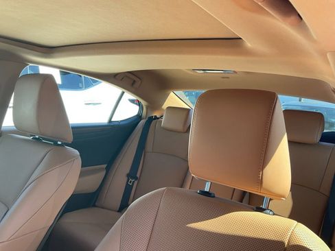 Used 2022 Lexus ES 350 w/ Premium Package image 15