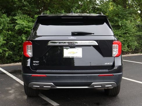 Used 2023 Ford Explorer XLT w/ Equipment Group 202A AWD/4WD image 7