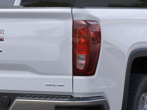 New 2025 GMC Sierra 1500 SLE w/ Preferred Package image 11