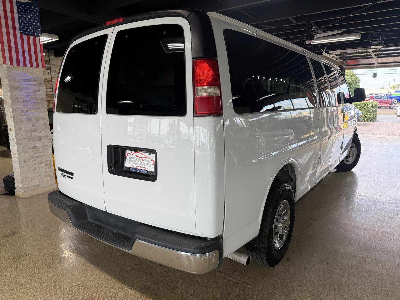 Used 2016 Chevrolet Express 3500 LT w/ LT Preferred Equipment Group RWD image 7