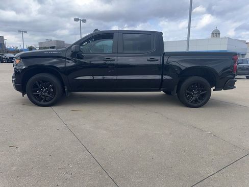 Used 2023 Chevrolet Silverado 1500 Custom image 4