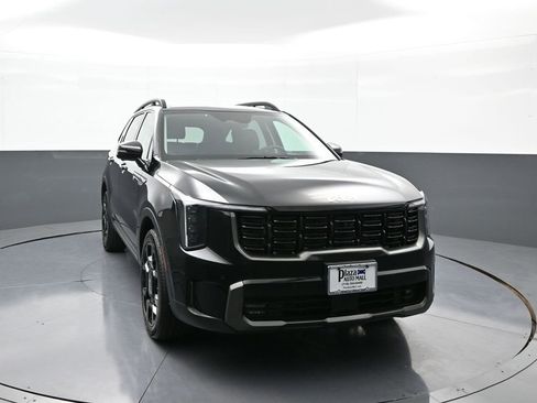 Certified 2024 Kia Sorento SX image 3