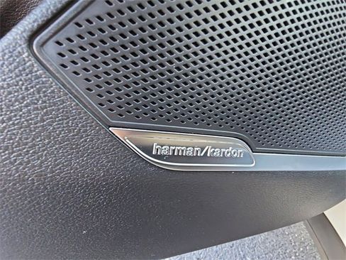 Used 2024 Kia Sportage SX image 31