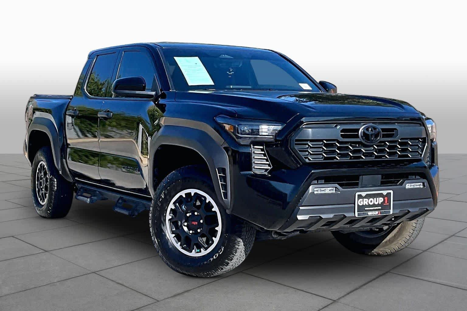 Used 2025 Toyota Tacoma TRD Off-Road AWD/4WD image 3