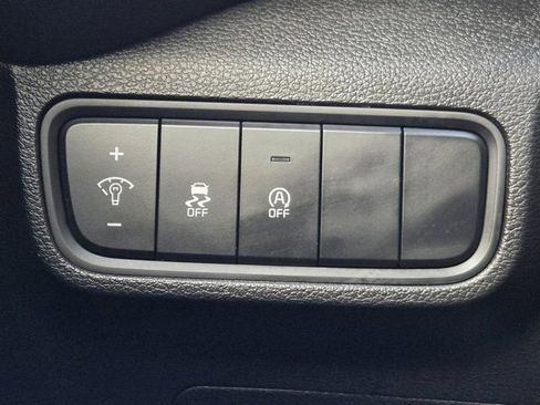 Certified 2025 Kia Soul S image 22