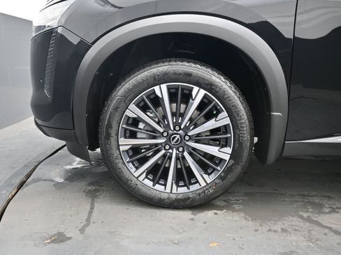 New 2026 Nissan Pathfinder Platinum AWD/4WD image 9