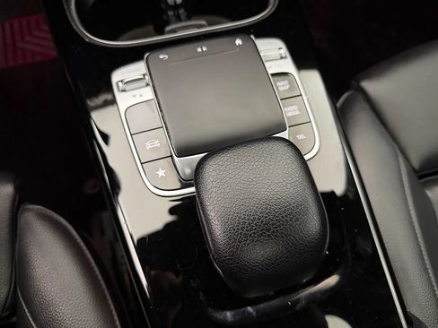 Used 2020 Mercedes-Benz CLA 250 4MATIC image 36