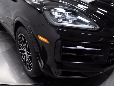 Certified 2026 Porsche Cayenne S AWD/4WD image 12