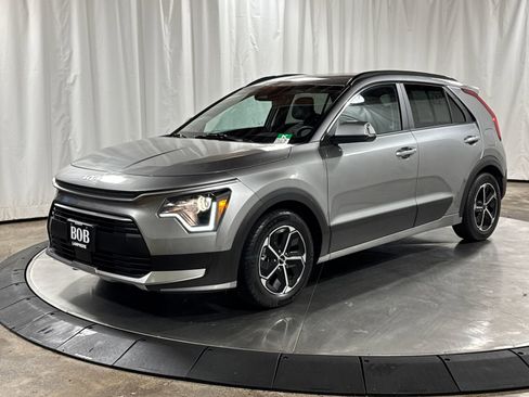 Used 2023 Kia Niro EX FWD image 1