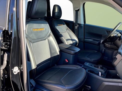 Used 2025 Ford Maverick Tremor image 7