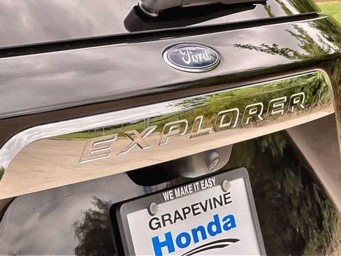 Used 2023 Ford Explorer King Ranch w/ Technology Package AWD/4WD image 8