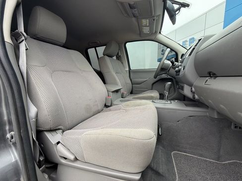 Used 2020 Nissan Frontier SV w/ Midnight Edition Floor Mats image 7