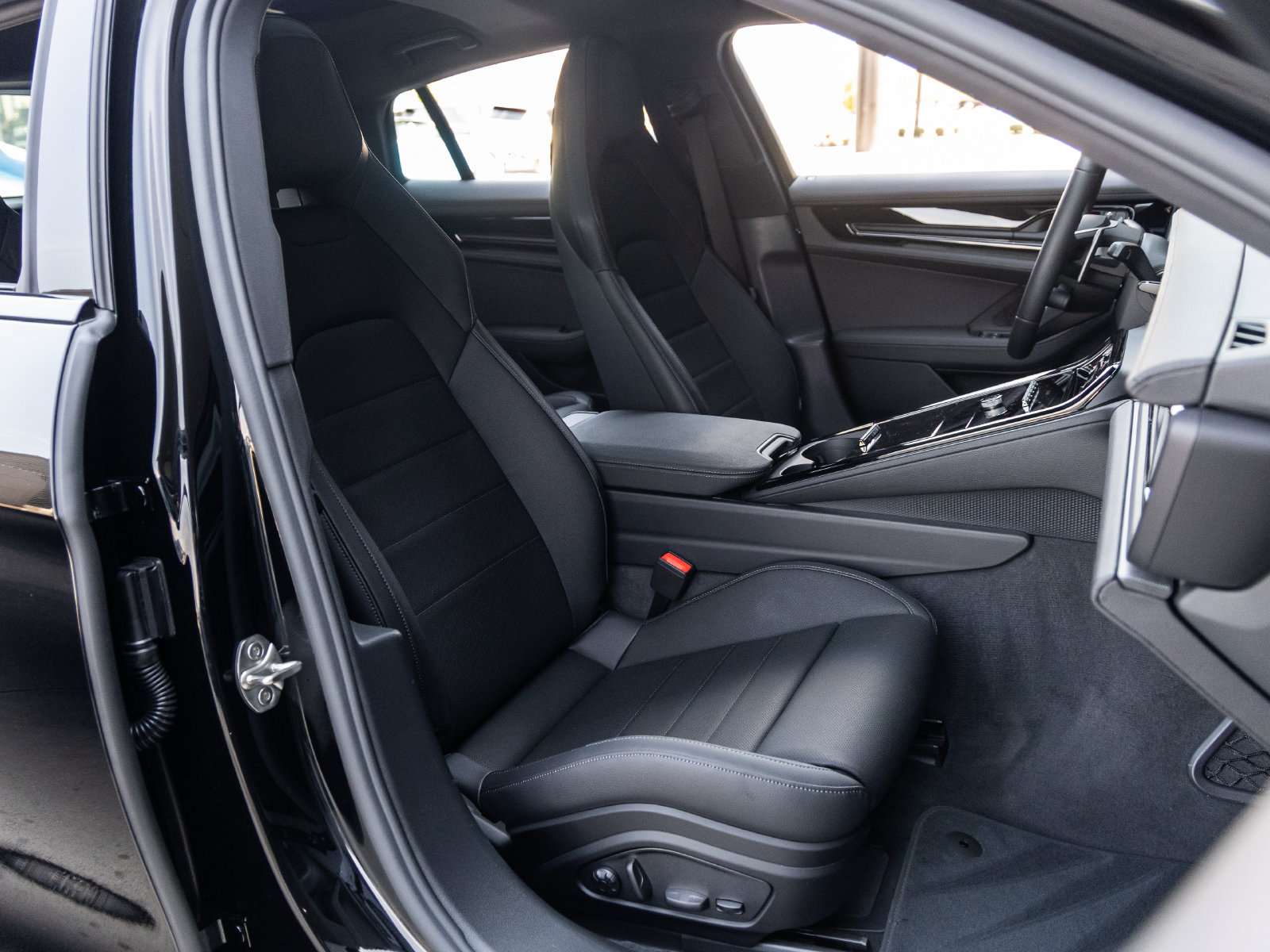 Certified 2026 Porsche Panamera 4 AWD/4WD image 42