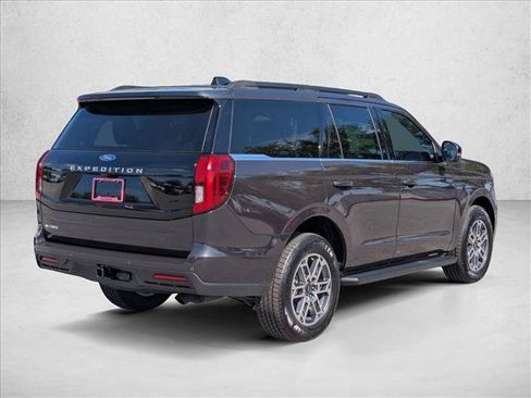 New 2026 Ford Expedition Active RWD image 2