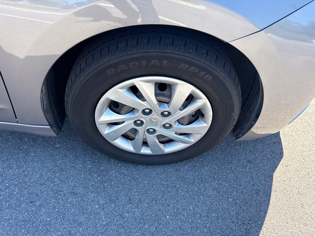 Used 2020 Hyundai Elantra SE w/ Cargo Package (C1) FWD image 12