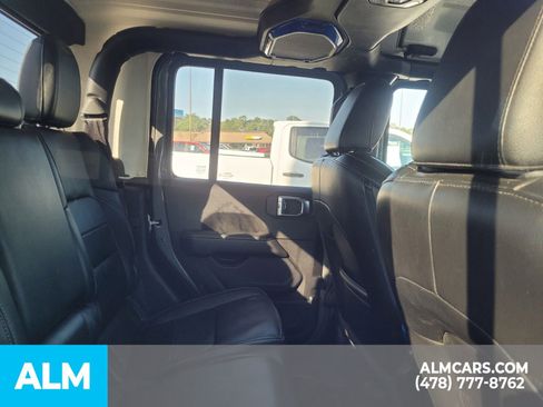 Used 2020 Jeep Gladiator Overland image 17