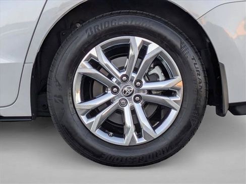 Used 2023 Toyota Sienna Platinum image 25