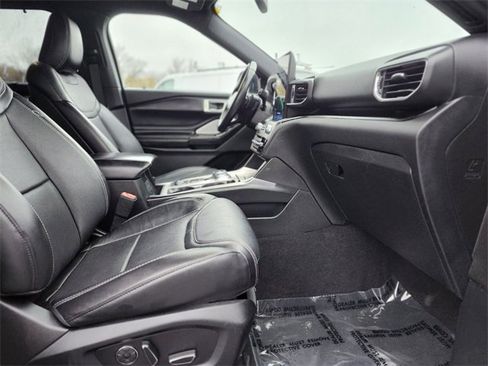 Certified 2020 Ford Explorer ST w/ ST Street Pack image 11