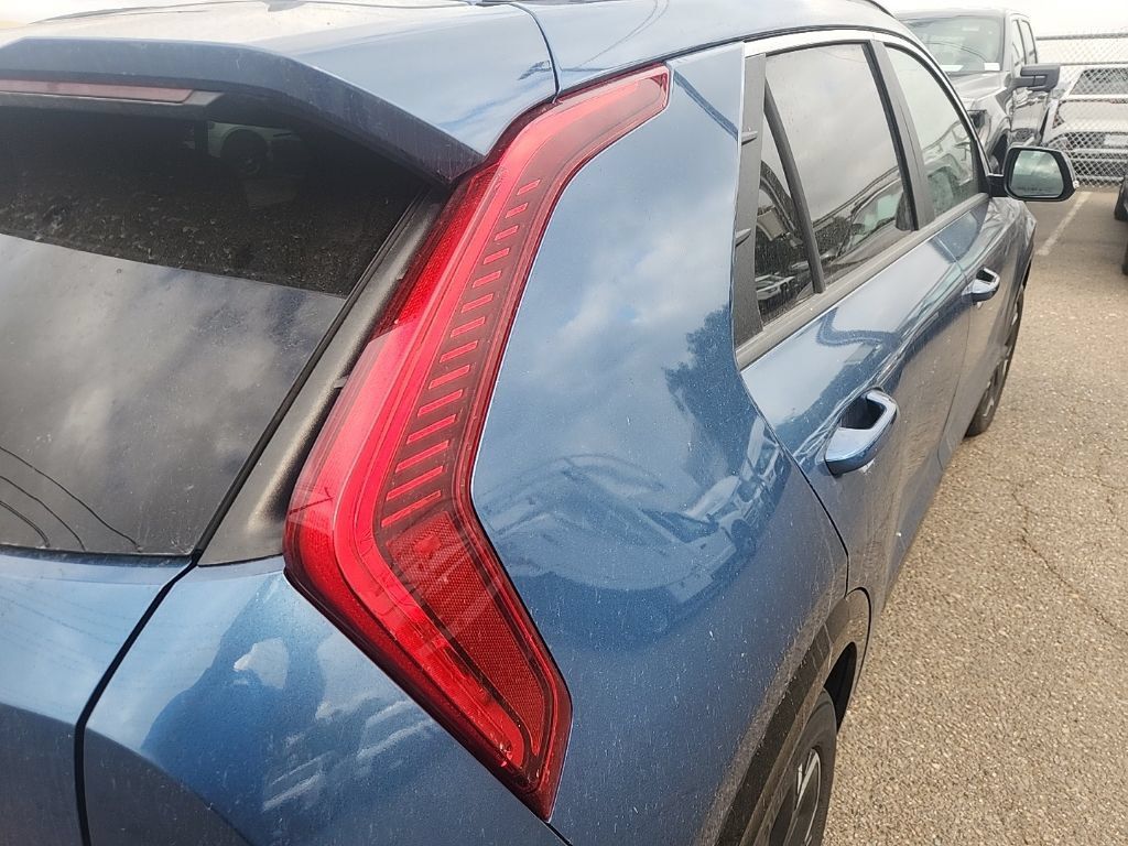 Certified 2024 Kia Niro Wind FWD image 14