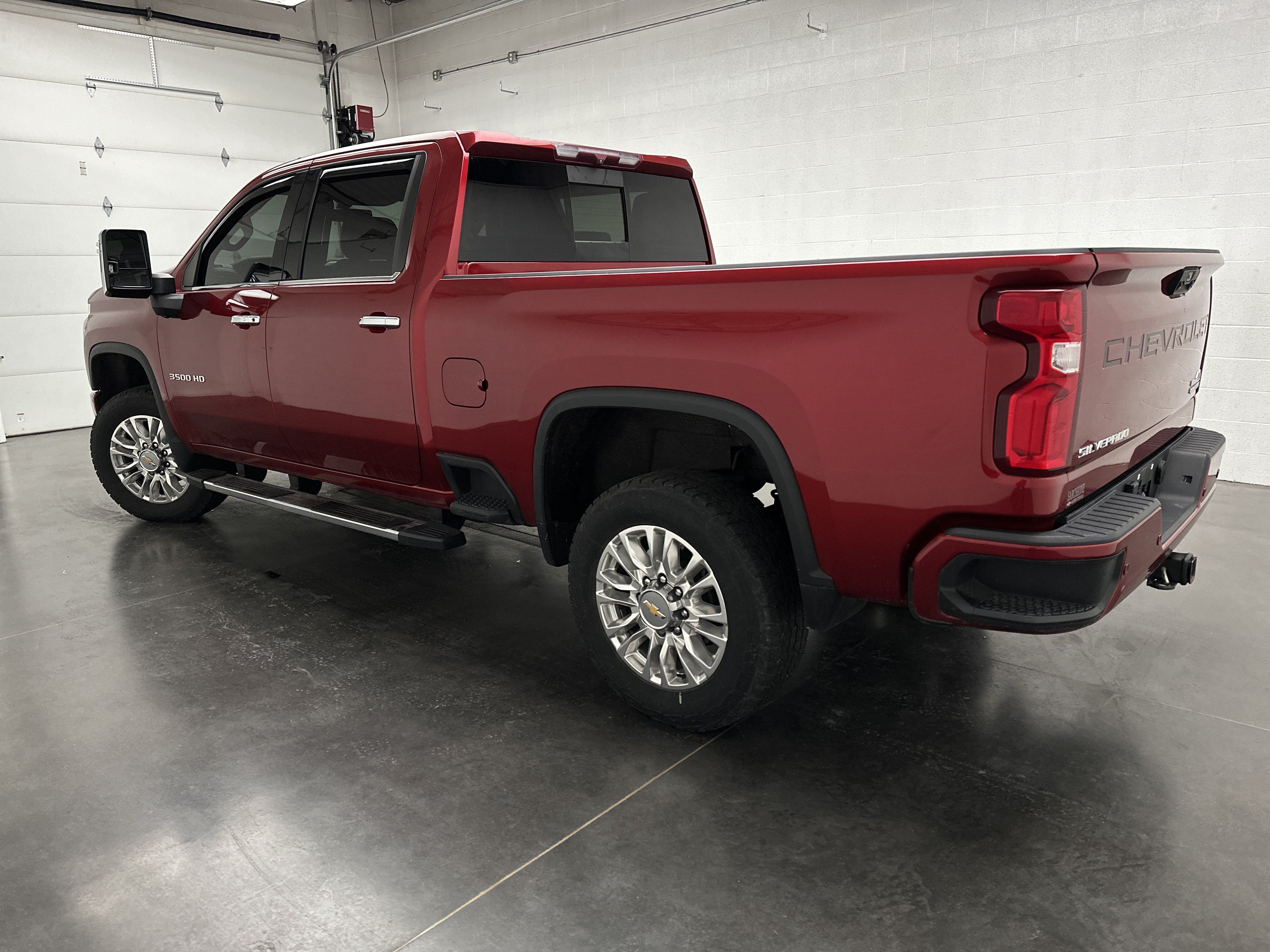 Used 2022 Chevrolet Silverado 3500 High Country AWD/4WD image 9