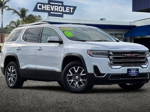Used 2023 GMC Acadia SLT image 2
