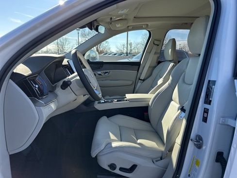 New 2026 Volvo XC90 B6 Ultra image 13