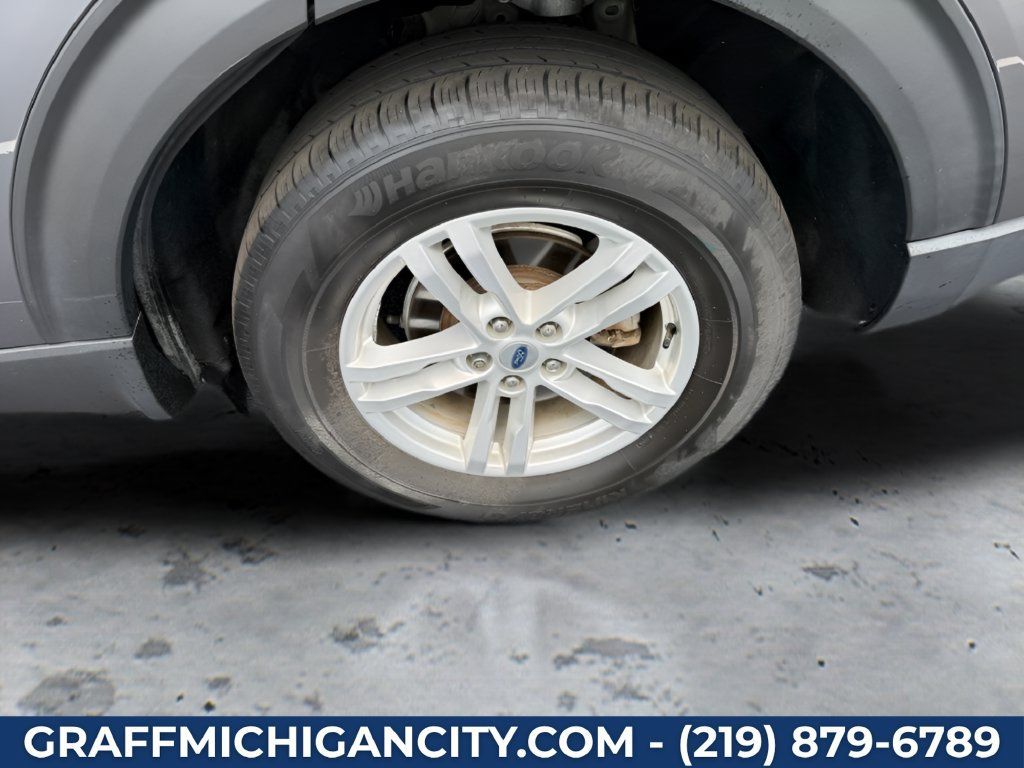 Used 2022 Ford Explorer XLT w/ Equipment Group 202A AWD/4WD image 39