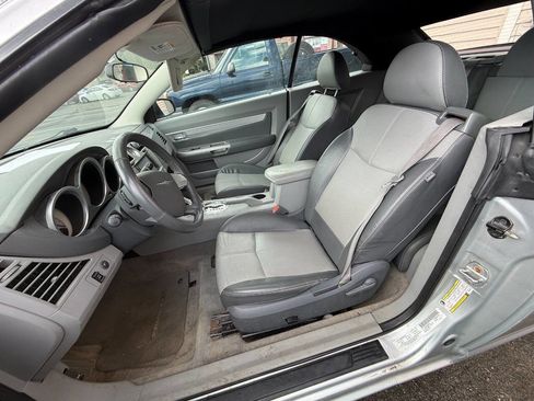 Used 2008 Chrysler Sebring Touring w/ Special Touring Group image 6