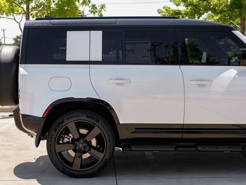 New 2026 Land Rover Defender 110 X-Dynamic SE AWD/4WD image 9
