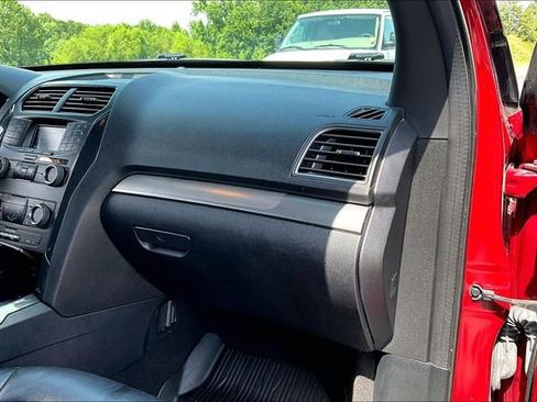 Used 2019 Ford Explorer XLT FWD image 27