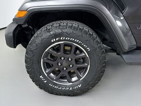 Used 2021 Jeep Gladiator Overland image 35