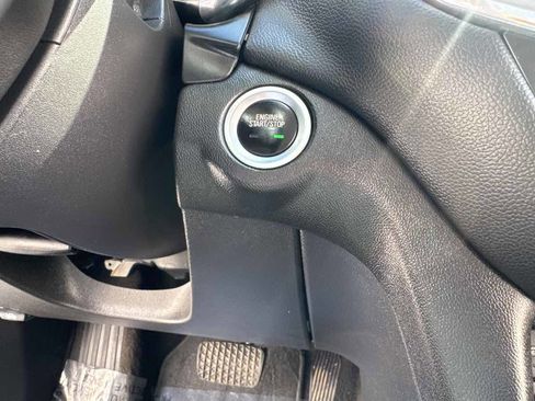 Used 2020 Chevrolet Equinox LT w/ Sport Edition image 15