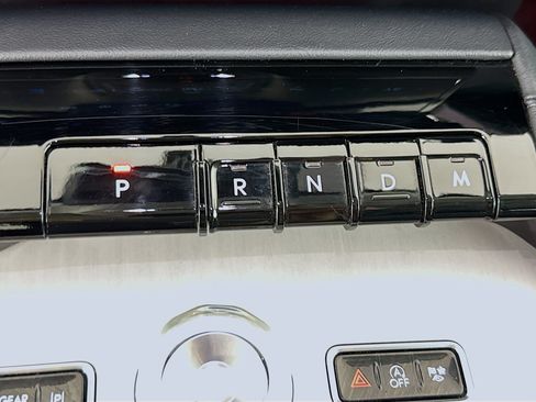 Used 2025 Lincoln Navigator Reserve AWD/4WD image 18