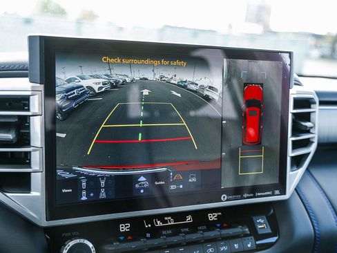 Used 2023 Toyota Sequoia Platinum image 25