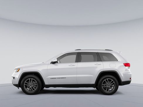 Used 2019 Jeep Grand Cherokee Altitude AWD/4WD image 2