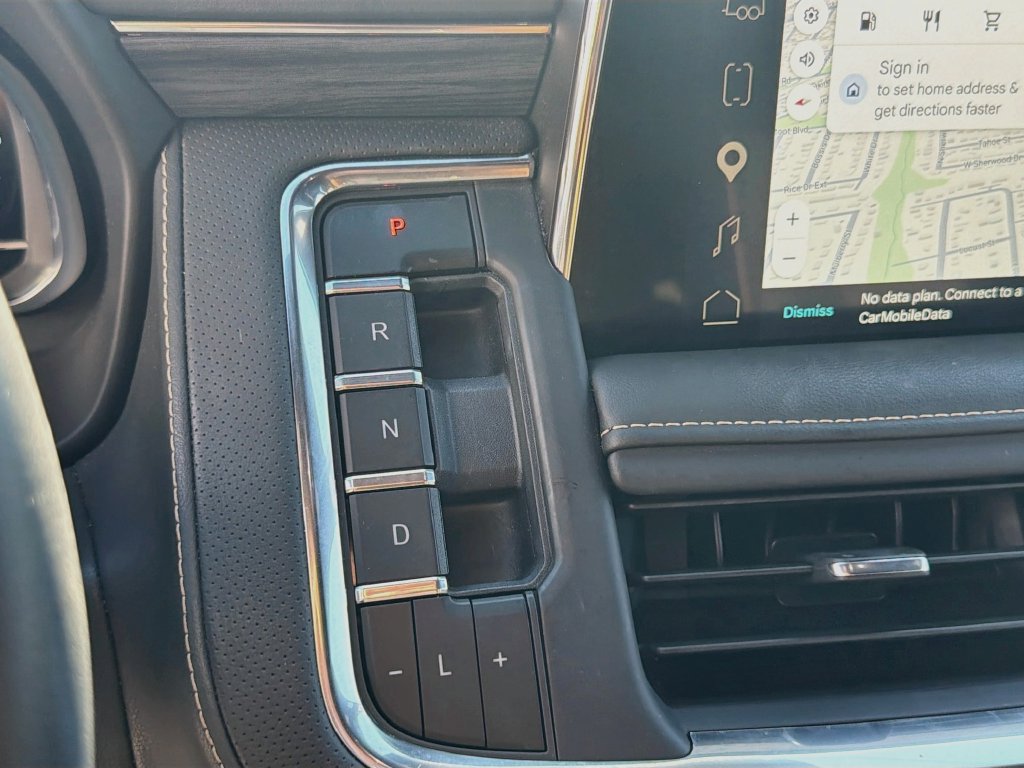 Used 2024 GMC Yukon SLT w/ SLT Luxury Package RWD image 17