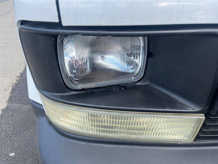 Used 2004 Chevrolet Astro RWD image 4