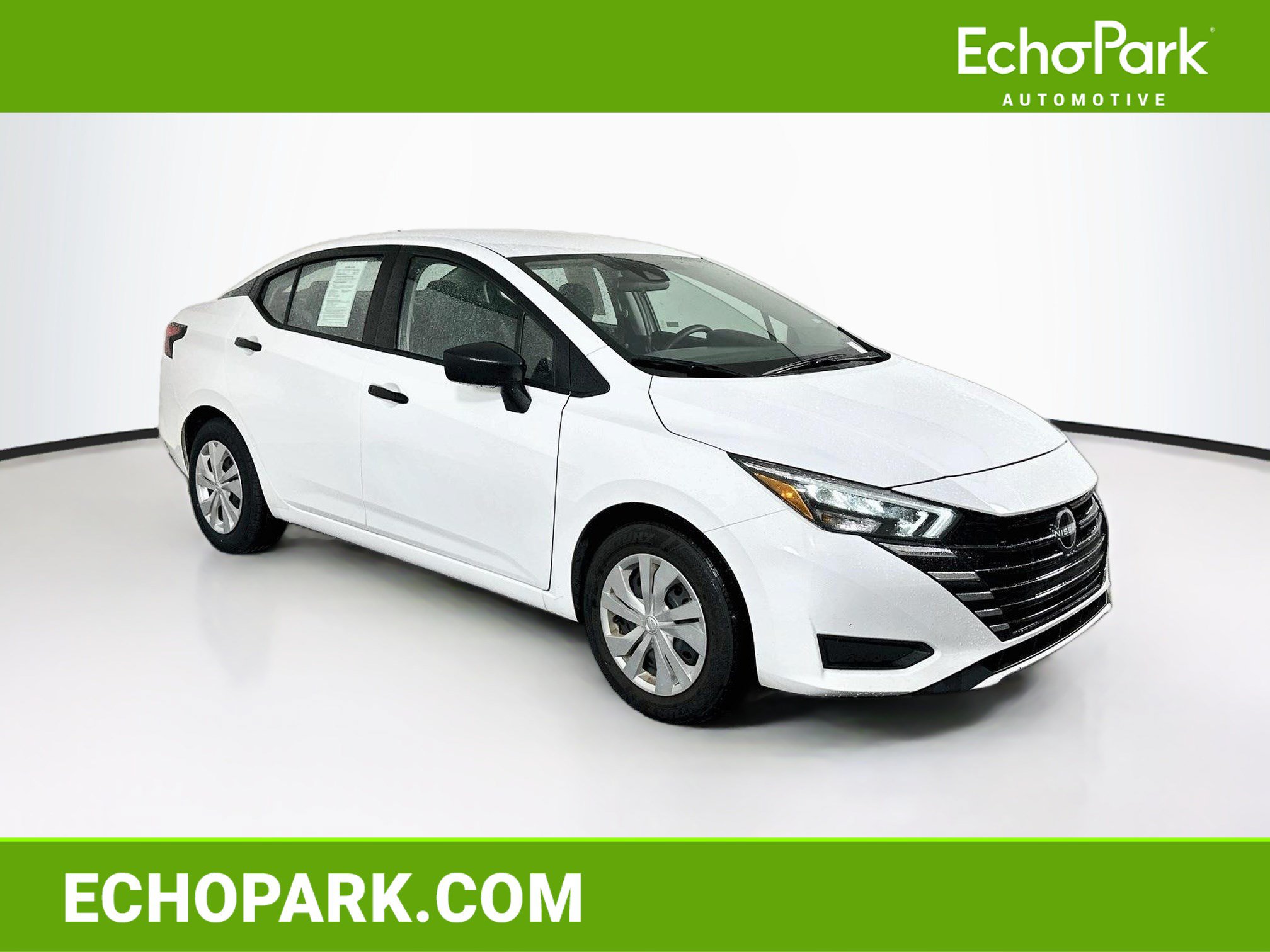 Used 2025 Nissan Versa S FWD image 1