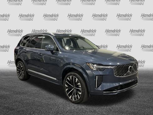 Used 2025 Volvo XC90 B6 Plus image 2