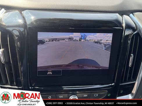 Used 2023 Chevrolet Traverse LT FWD image 23