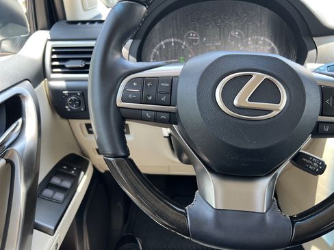 Used 2023 Lexus GX 460 Premium w/ Accessory Package AWD/4WD image 19