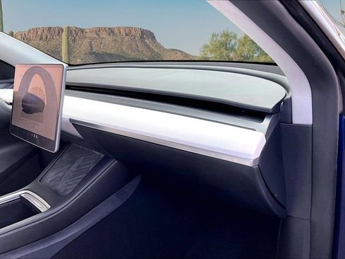 Used 2025 Tesla Model Y Long Range RWD image 17