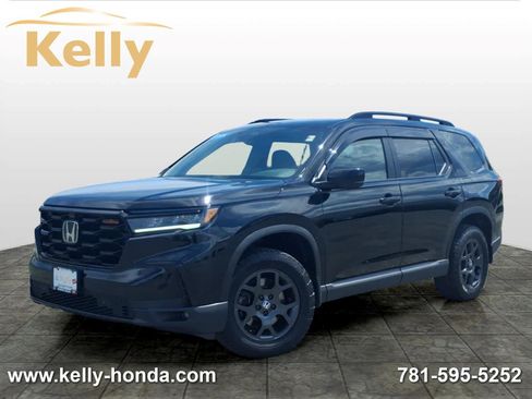 Certified 2024 Honda Pilot TrailSport image 1