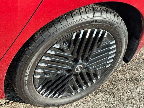 Used 2025 Nissan Leaf SV Plus image 8