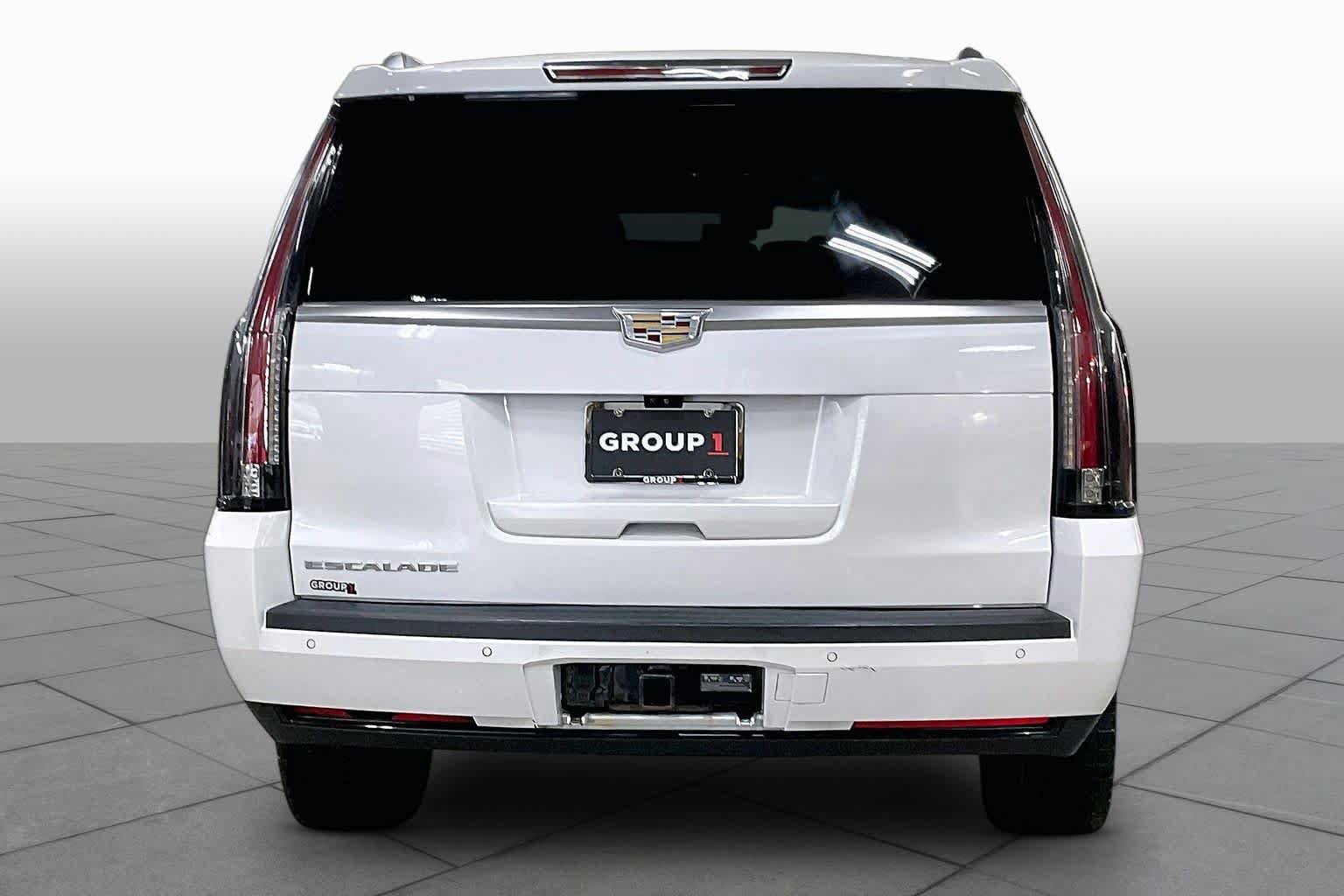 Used 2019 Cadillac Escalade ESV Luxury AWD/4WD image 5