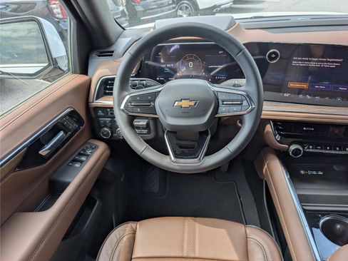 New 2026 Chevrolet Suburban High Country AWD/4WD image 17