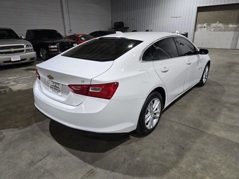 Used 2018 Chevrolet Malibu LT image 12