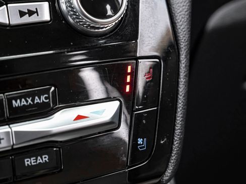 Used 2021 Ford Explorer Limited w/ Equipment Group 301A image 28